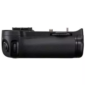 MB-D11 למצלמות Nikon D7000 גריפ מקורי ניקון - יבואן רשמי