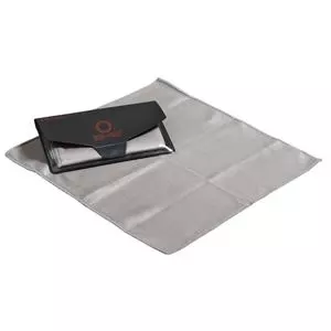B+W cleaning tissue