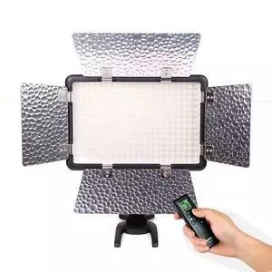 תאורה לוידאו תעשייתי גודוקס Godox Changable Led 308ii +Barndoors