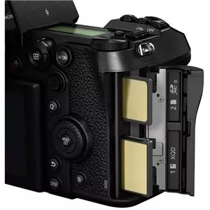 מצלמה חסרת מראה פנסוניק Panasonic Dc-S1 + 24-105 - קיט