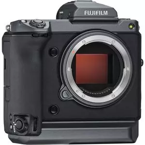 מצלמה פוגי חסרת מראה Fuji-Film Gfx100 Body  - יבואן רשמי