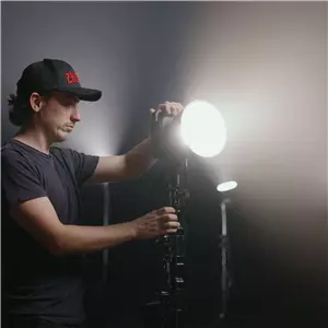 ZHIYUN G300 MOLUS VIDEO LIGHT